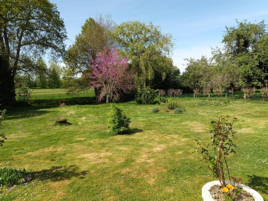 Villa Le Domaine Du Bengal 2 Veuil Esterno foto